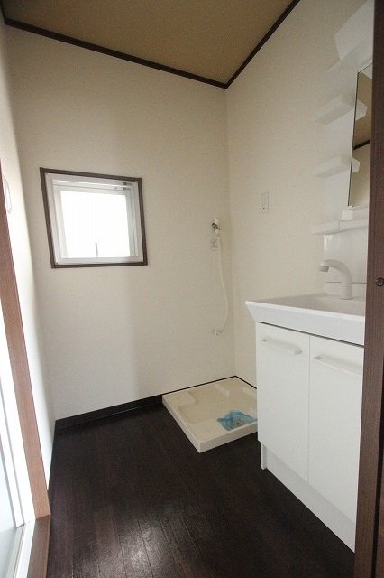 洗面設備　同物件、別号室のものです。