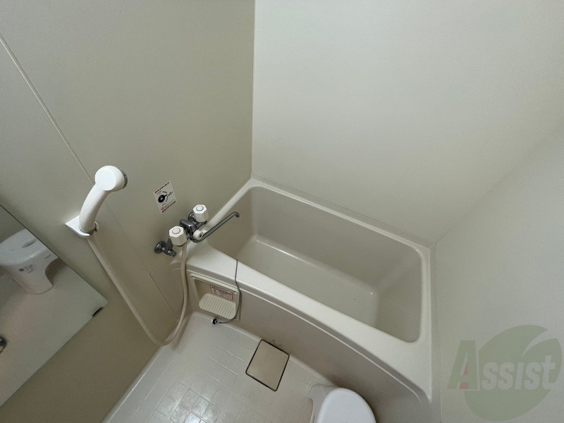 バス・シャワールーム　ユニットバスです。疲れを癒すのに欠かせませんね！