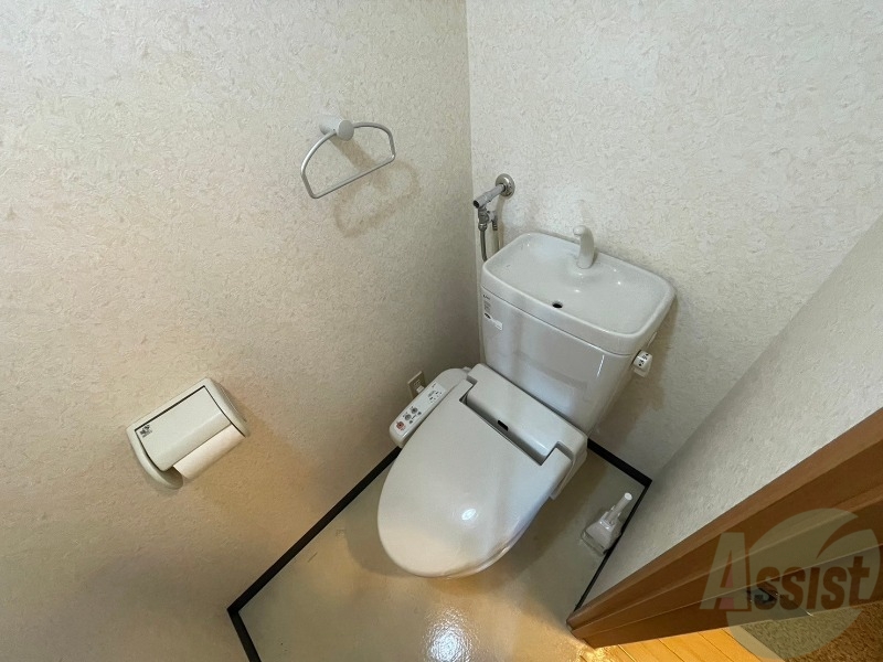 トイレ　こちらはトイレです。清潔感があり、安心して使用できます。