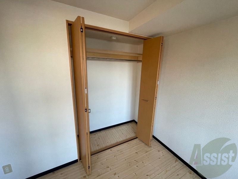 収納　寝室の収納です。部屋がすっきり片付きます。