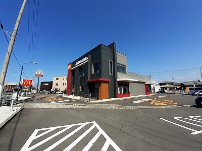 飲食店　マクドナルド円座店（飲食店）まで2100m