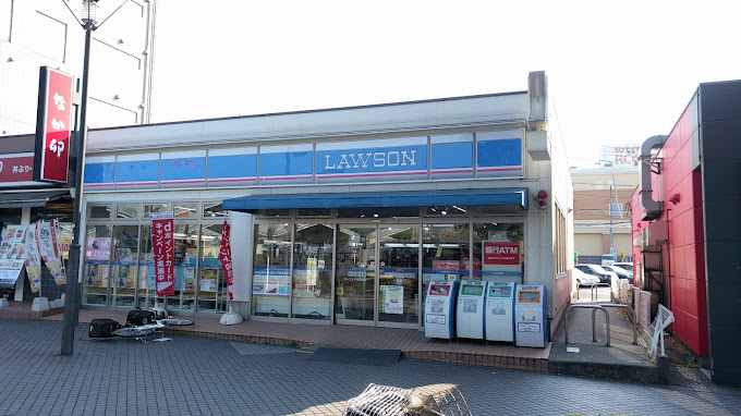 コンビニ　ローソン H十日市場店（コンビニ）まで426m