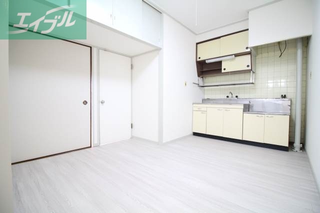 居室・リビング　内装リフォーム済み