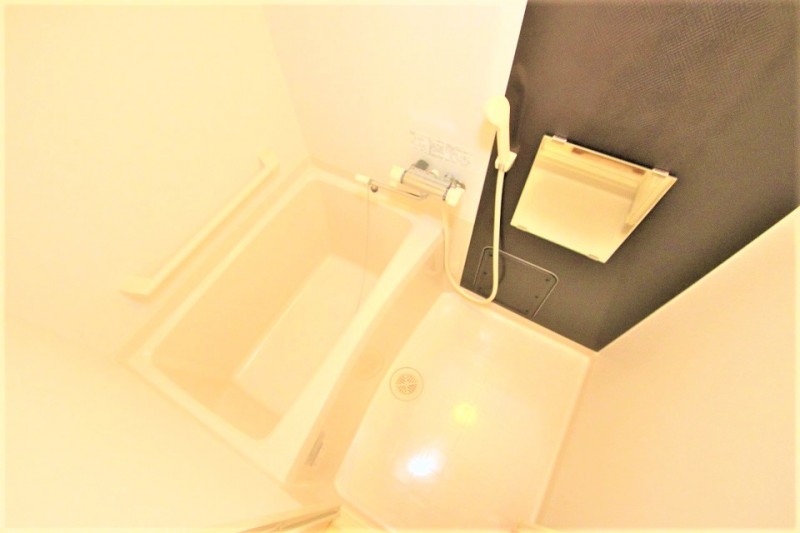 バス・シャワールーム　疲れを癒せる十分な広さ！