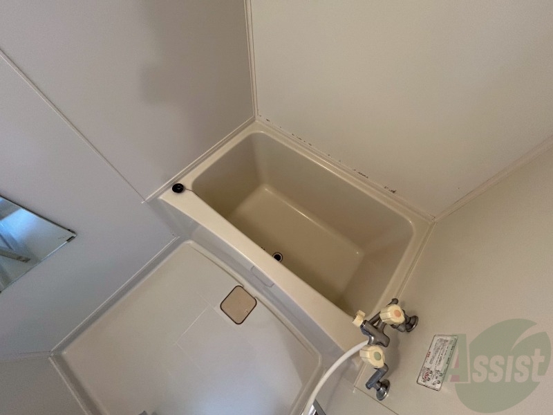 バス・シャワールーム　お風呂になります。一日の疲れを癒してくださいね。