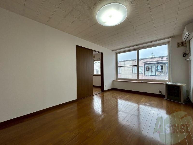 居室・リビング　広くてきれいなリビングです！快適に過ごせそうですね。