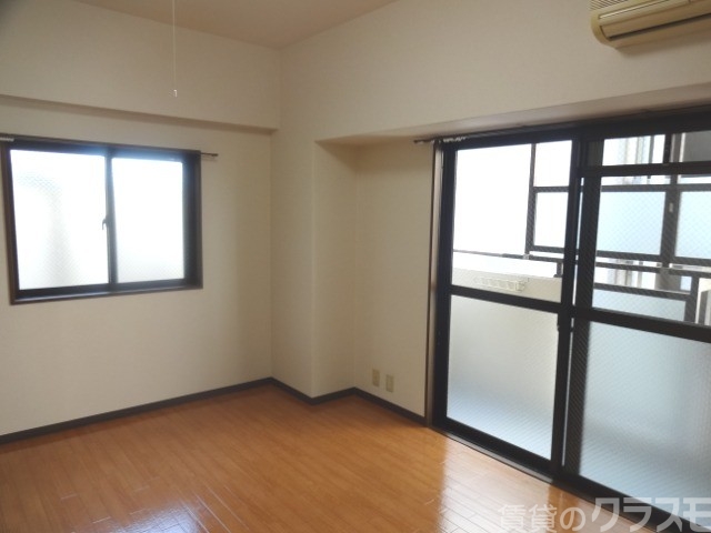 居室・リビング　明るいですね。