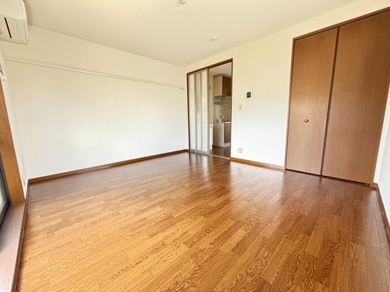 居室・リビング　※別部屋の写真です