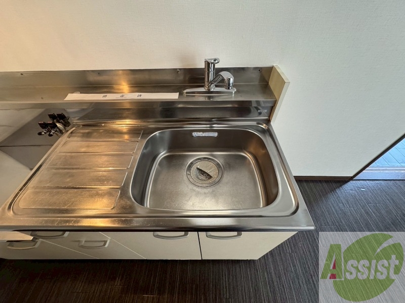 洗面設備　洗面台はありませんがこちらで洗顔などができます。