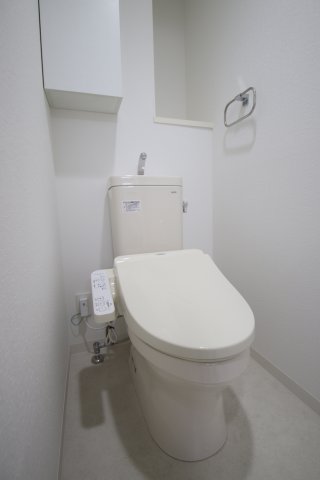 トイレ　同建築会社の同タイプ内装写真となります。 ※参考イメージ