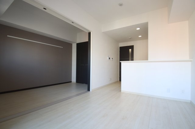 居室・リビング　同建築会社の同タイプ内装写真となります。 ※参考イメージ