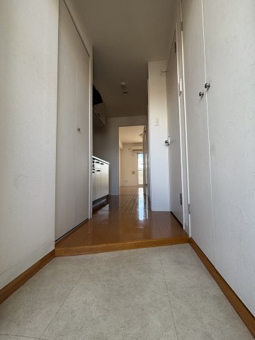 玄関　※同マンション別部屋の写真となります。