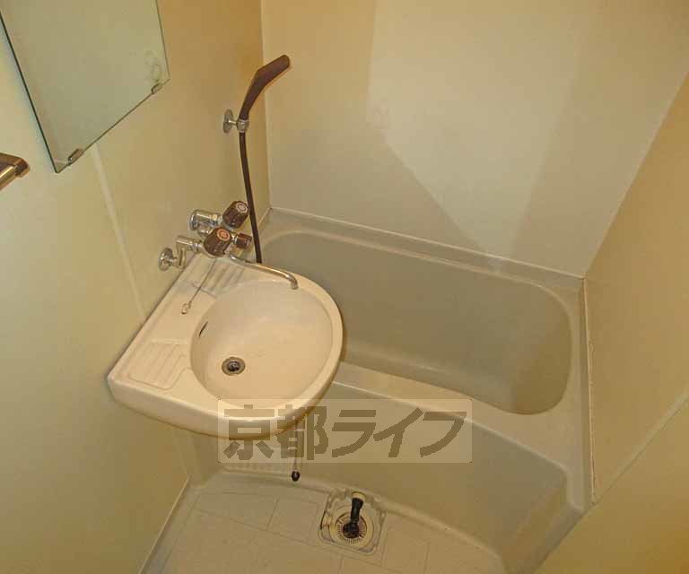 バス・シャワールーム　ゆったりしたお風呂です