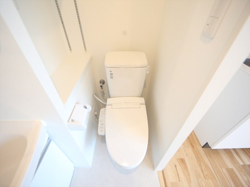 トイレ　温水洗浄暖房便座付トイレ