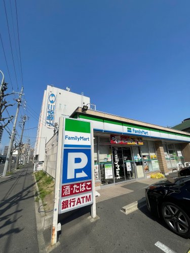 コンビニ　ファミリーマート 名古屋新栄店（コンビニ）まで833m
