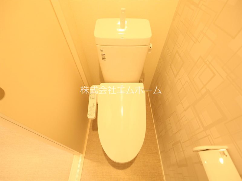 トイレ　温水洗浄暖房便座付トイレ