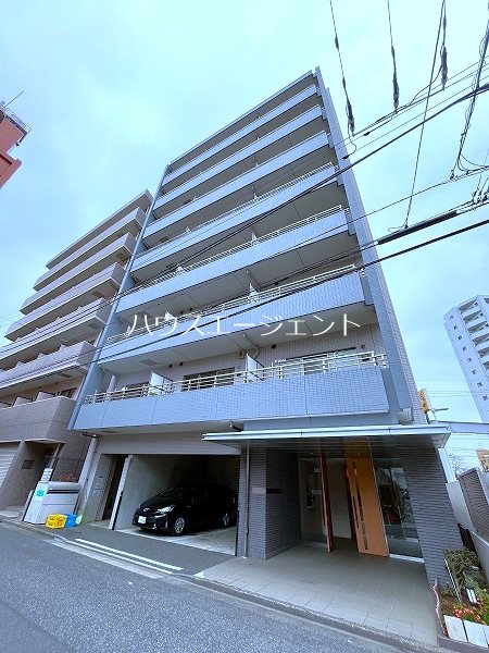 建物外観　鉄筋コンクリートマンションです。