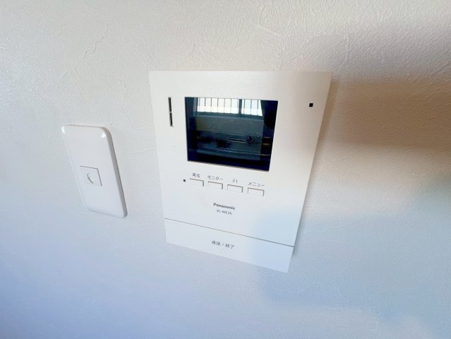 セキュリティ　TVモニターホンで来客が誰か確認してから開けて下さいね