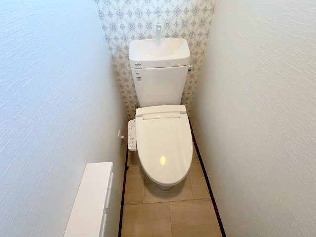 トイレ　綺麗なトイレにはウォシュレット標準装備です。