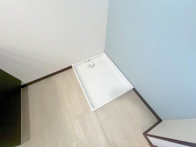 その他設備　嬉しい室内洗濯機置場。これで洗濯機も長持ちしますね。