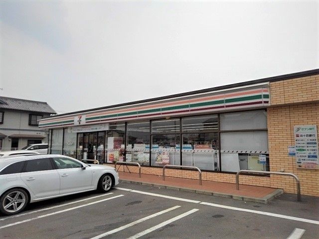 コンビニ　セブンイレブン観音寺三本松町店（コンビニ）まで400m