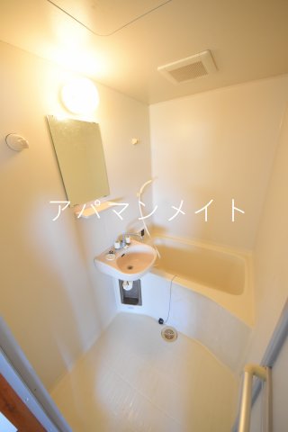 バス・シャワールーム　日々の疲れを癒すお風呂付です