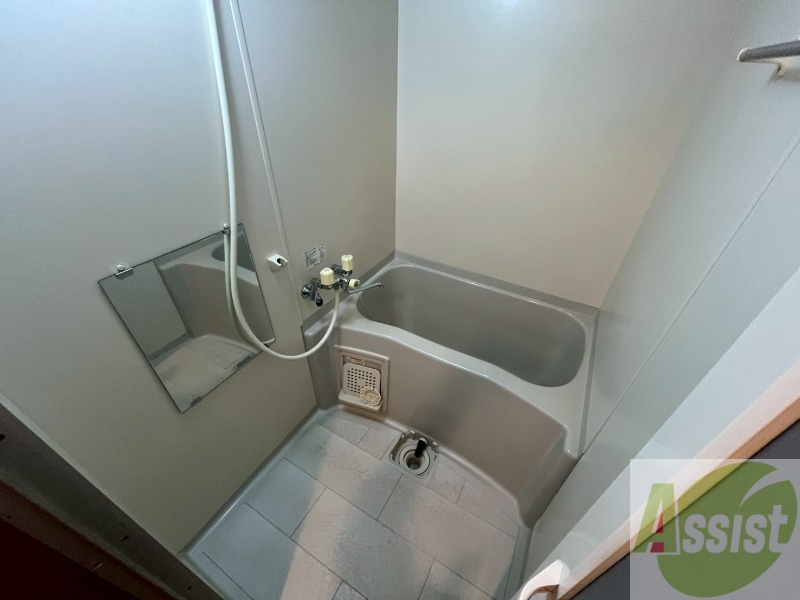 バス・シャワールーム　ユニットバスです。疲れを癒すのに欠かせませんね！