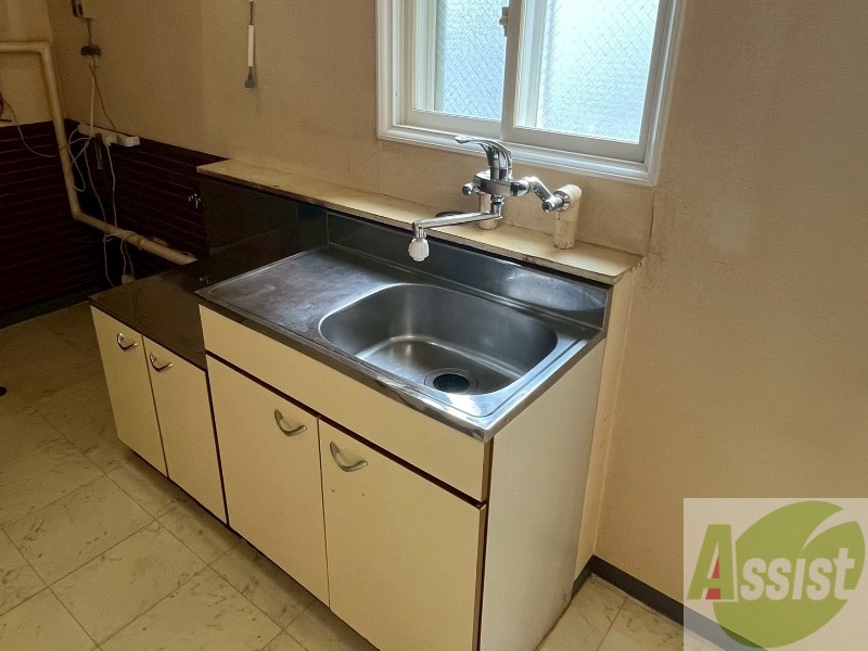 洗面設備　洗面台はありませんがこちらで洗顔などができます。