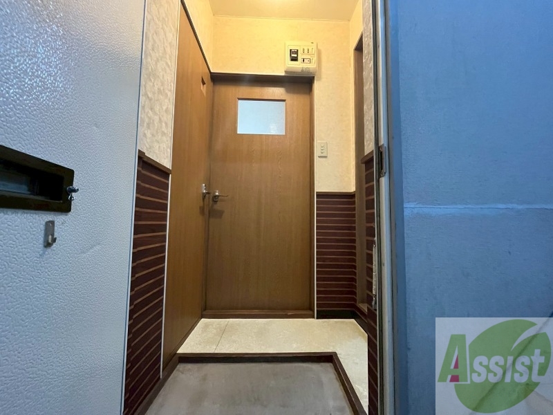 玄関　玄関の様子です。明るい印象ですね。気分もあがりそう。