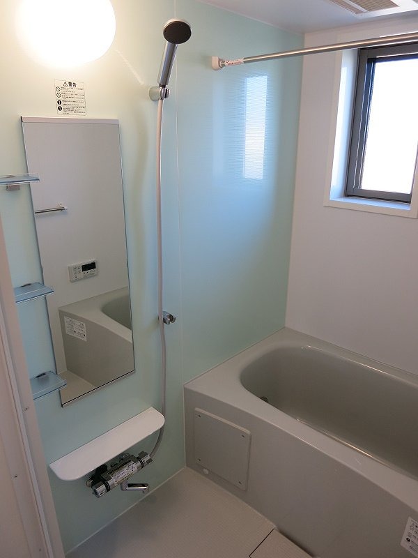 バス・シャワールーム　追焚き機能のお風呂です。