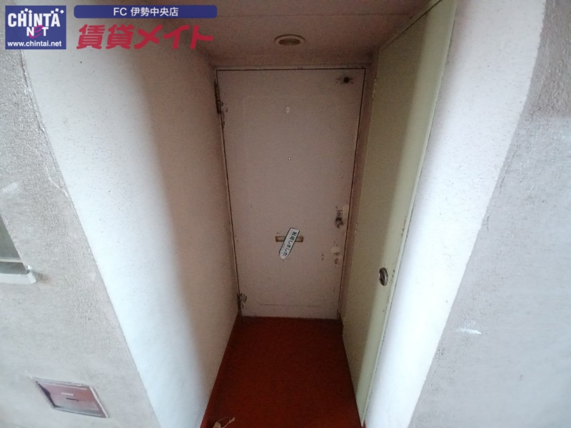 玄関　同物件別室画像