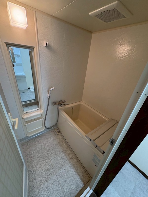 バス・シャワールーム　別部屋参照写真