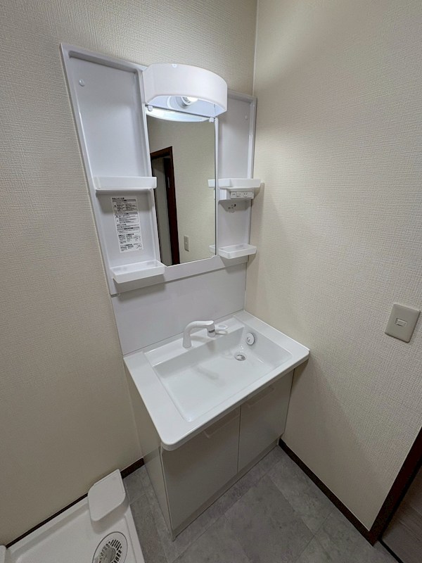 洗面設備　別部屋参照写真