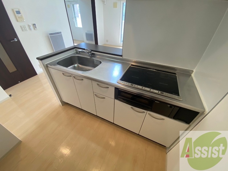 キッチン　キッチンは調理スペースもあり料理がはかどりそうです。