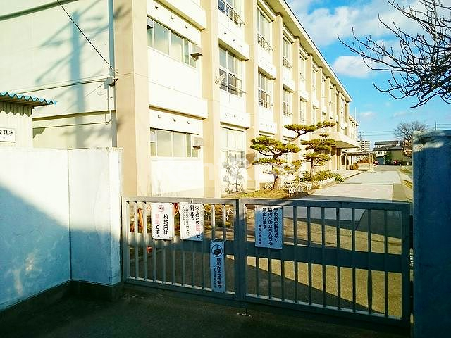 小学校　一宮市立貴船小学校（小学校）まで1414m