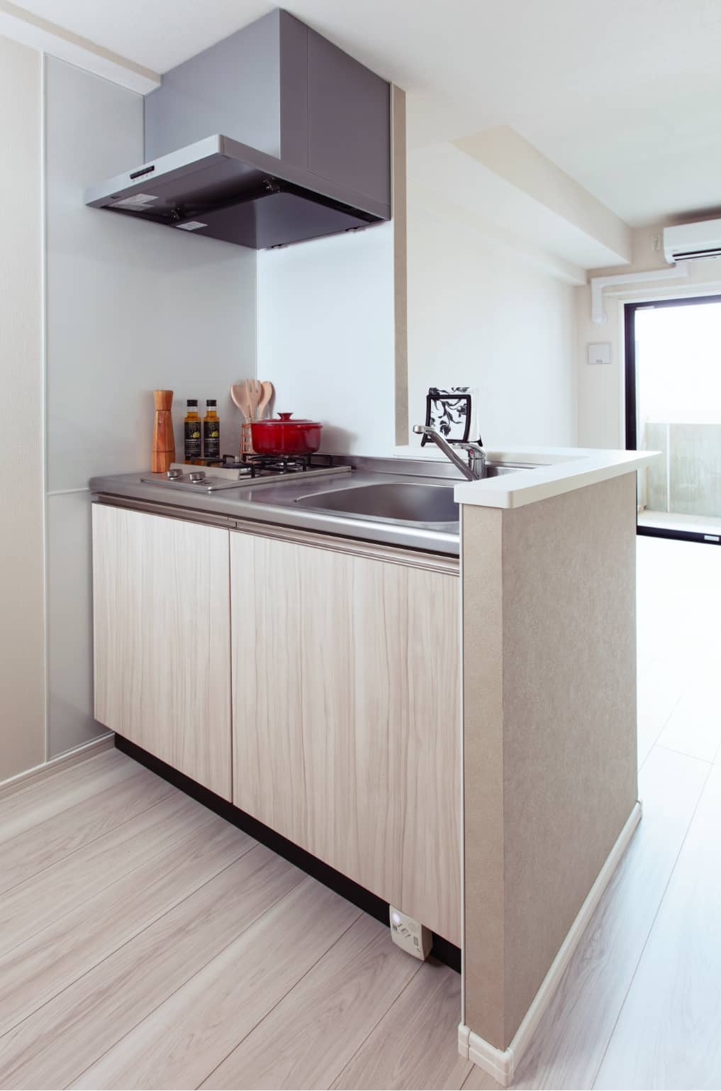 キッチン　コンパクトなキッチンで掃除もラクラク