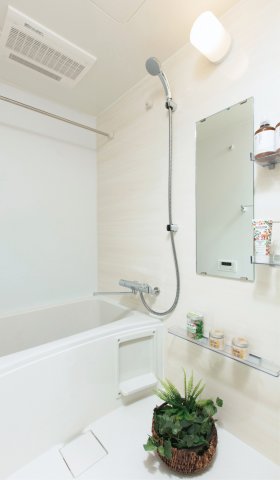 バス・シャワールーム　お風呂です