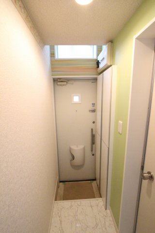 玄関　同タイプ参考写真です。