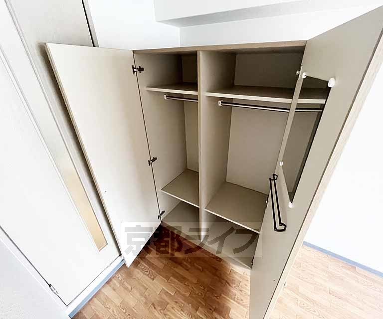 収納　十分な収納力を確保したクローゼットです。