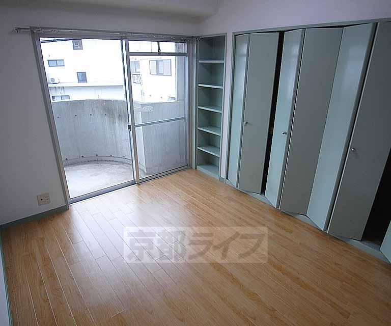 居室・リビング　お部屋も明るいですよ・