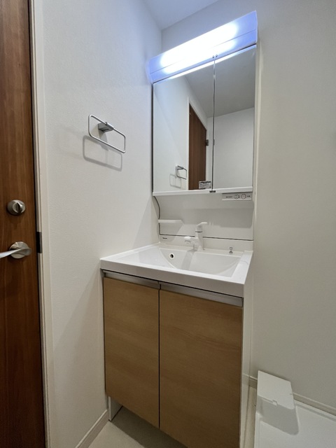 洗面設備　☆全面鏡で使いやすい独立洗面化粧台☆