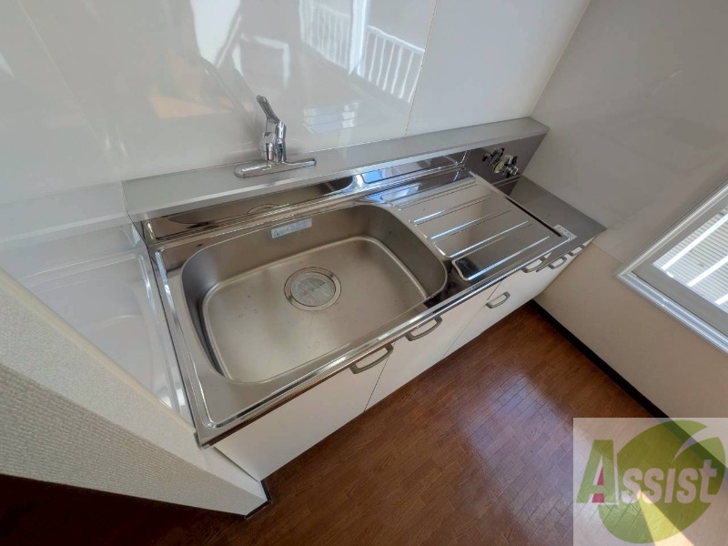 キッチン　キッチンです。ご自身でコンロを設置していただけます。