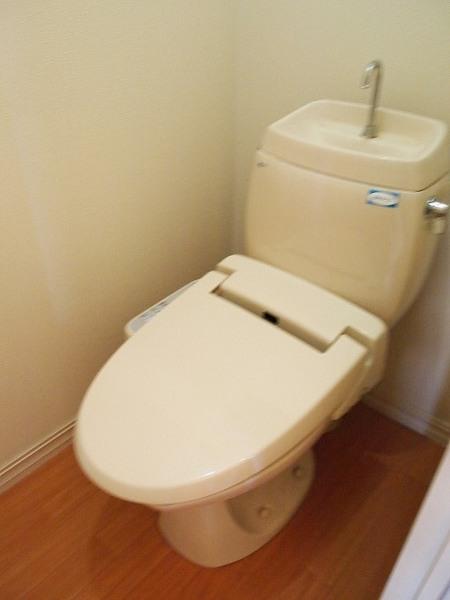 トイレ　ウォシュレット付