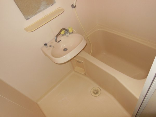 バス・シャワールーム　バス※他号室の参考写真となります