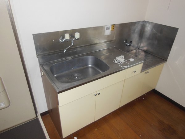 キッチン　キッチン※他号室の参考写真となります