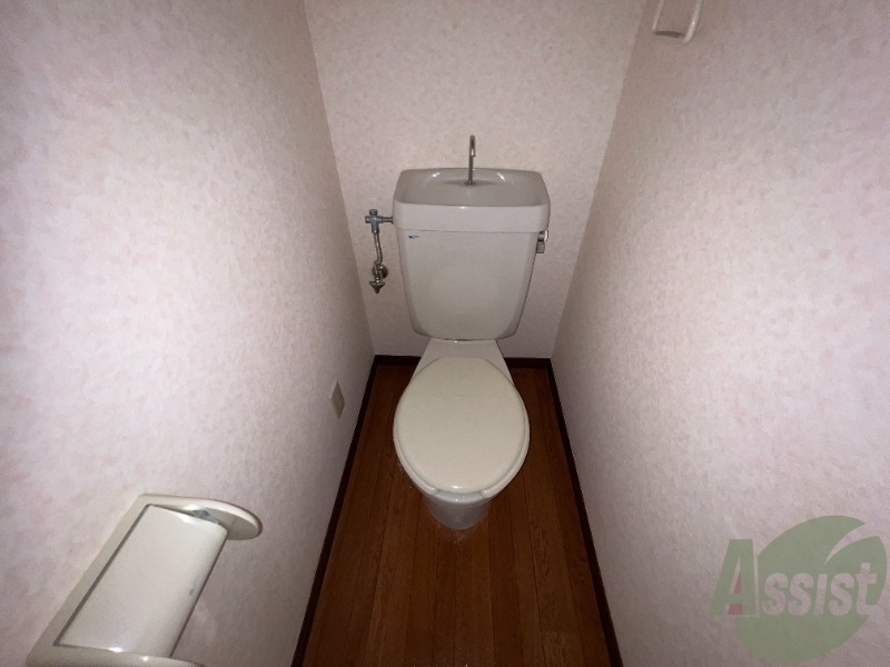 トイレ　使いやすそうな一般的なトイレになっています。