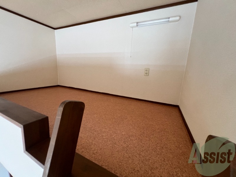 その他部屋・スペース　ロフトは、寝室に使って頂いても物を置いたりしても良いですね。