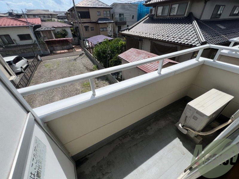バルコニー　バルコニーが広いとお洗濯物も干しやすいですね。
