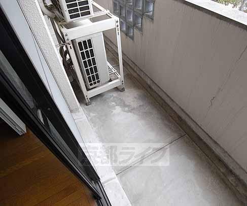 バルコニー　日当たりの良いバルコニー。