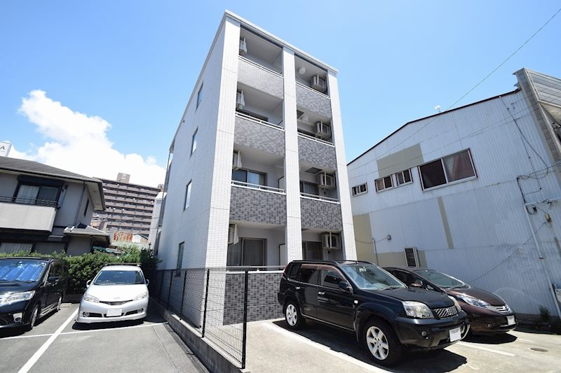 建物外観　エントラストオートロック付き